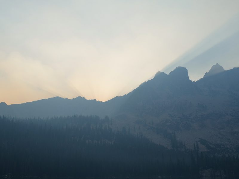 sawtooth mountain wilderness sunrise sun rays