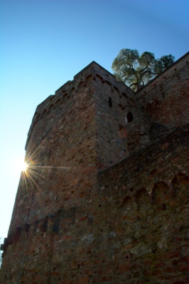 The sun peeks around Auerbach Schloß sun castle germany