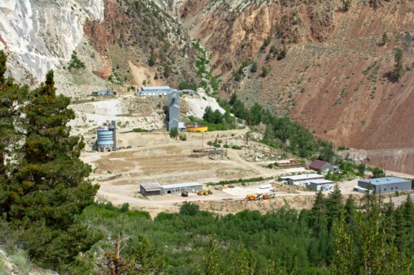 A dormant Tungsten mine tungsten mine sierra nevada mountains