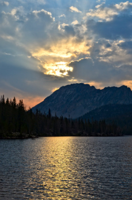 What a gorgeous sight! toxaway lake sawtooth mountain wilderness