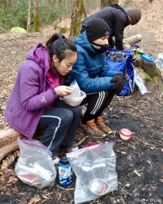 Yi-Chun and Tibor eat and cook their breakfasts smoky mountains camping