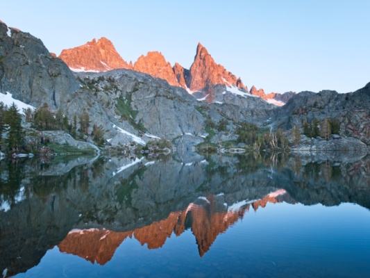 Pretty light on the Minarets sierra high route minaret lake