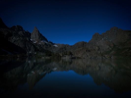 I woke up in the middle of the night and spent a few minutes taking pictures minaret lake stars
