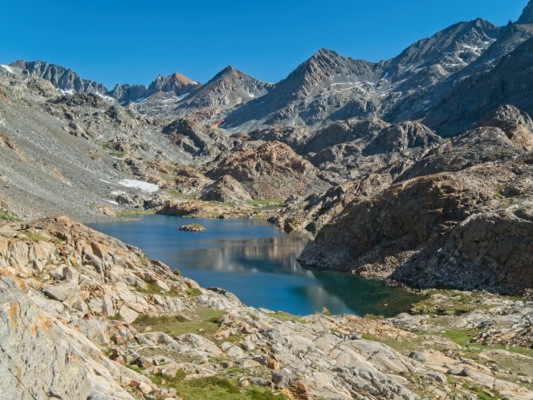 The lower of the two lakes sierra high route twin island lake