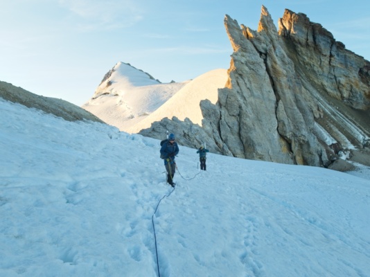 We pause for some water and snacks at the crater before our final push up the Roman Wall mount baker crater