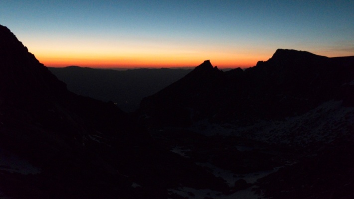 First light on the eastern horizon mount whitney mountaineers route dawn
