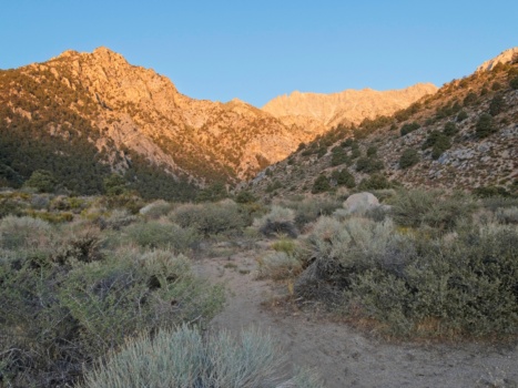 We're early enough to see dawn at the trailhead! shepherd pass trail
