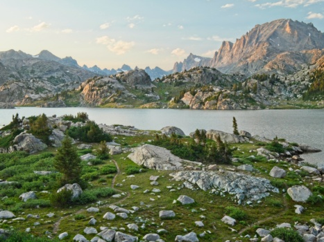 Despite being very tired, I have to stay up until the sun sets. It's a beautiful sight at Island Lake! wind river range island lake