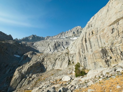 The cross country hiking is fun here above Finger Lake - we'll scramble up the grassy chute just below the cliffs and then head to the left up onto the moraines palisades