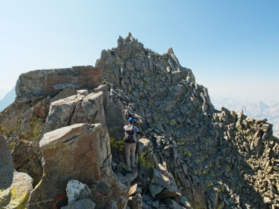 We stick to the ridge, navigating class 3 and class 4 terrain palisade crest