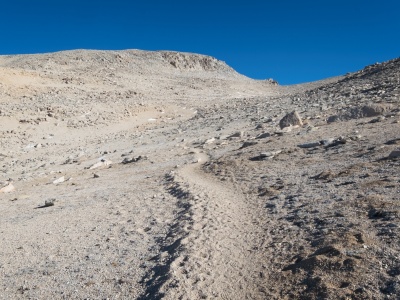 It's pretty desolate up here: just sand and rocks mount langley