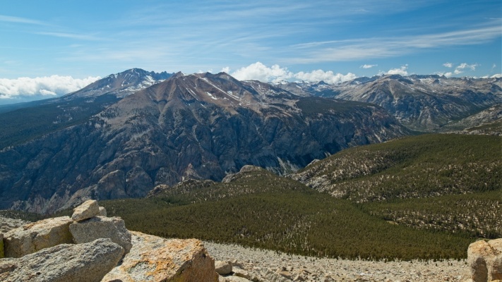 A wid view of the Kern Canyon and the Red Spine kern canyon