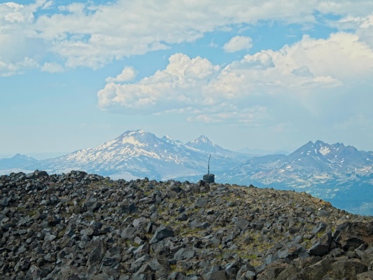 Mount Bachelor's summit is a bunch of rubble piles mount bachelor