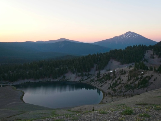 Moraine Lake and Mount Bachelor at dawn south sister