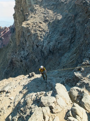 Craig rappels down to the lower bowling alley north sister rappel