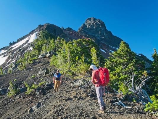 Looking up the north ridge at the summit block of Mount Washington mount washington north ridge