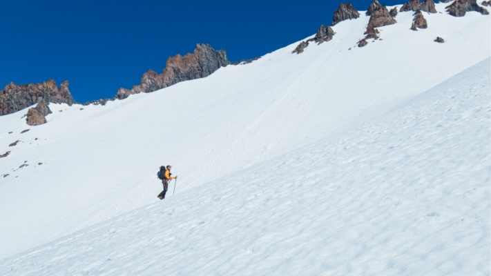 Jack hikes up toward Helen Lake mount shasta avalanche gulch