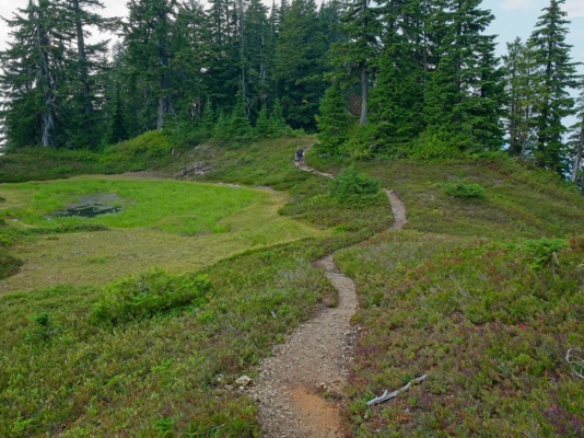 Clouds gather as we climb higher three fingers trail