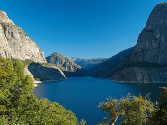 Looking up the reservoir hetch hetchy