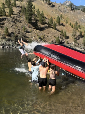 Donny shows us how it's done main salmon river rafting