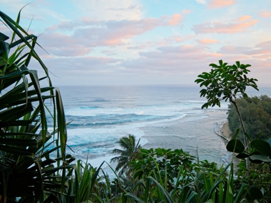 Early morning color at Kee Beach kalalau trail
