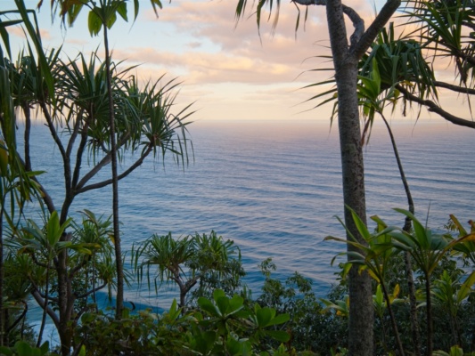 A little color left in the clouds! kalalau trail