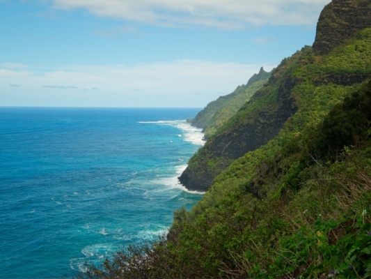 Beautiful blues in the water! kalalau trail