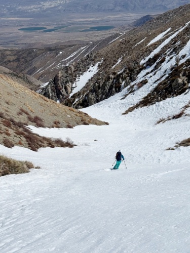 Eastern Sierra skiing: snow transitioning to desert kid mountain ski tour