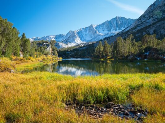 Long Lake and Mount Goode bishop pass trail