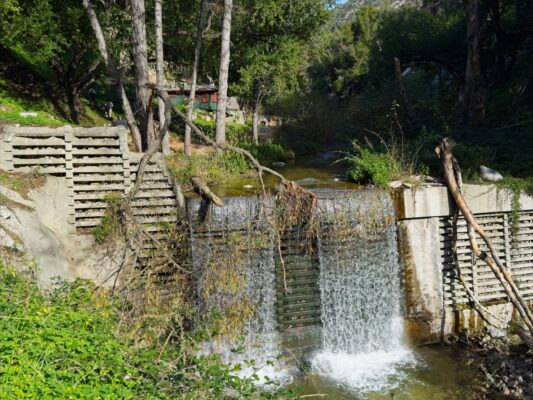 A waterfall on the Santa Anita Wash gabrielino trail