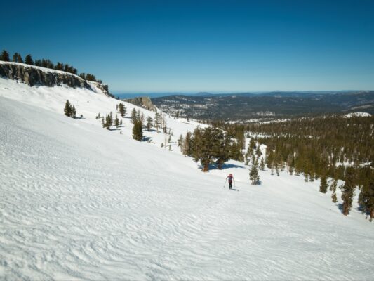 With very few trees on slopes just below Horse Ridge, we enjoy sweeping views ostrander ski hut